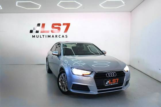 AUDI A4 2.0 TFSI AMBIENTE GASOLINA 4P S TRONIC